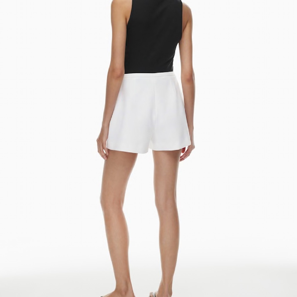 Aritzia Babaton Revelated Shorts White -BRAND NEW